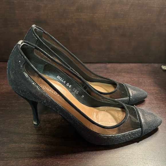 Donald J. Pliner Pointed Heels, Size 5.5 - Picture 2 of 4